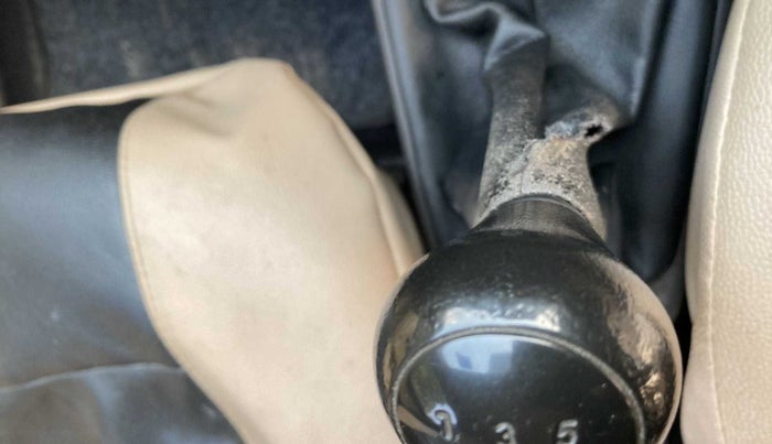 2018 Hyundai Eon ERA +, Petrol, Manual, 53,426 km, Gear lever - Boot cover slightly torn