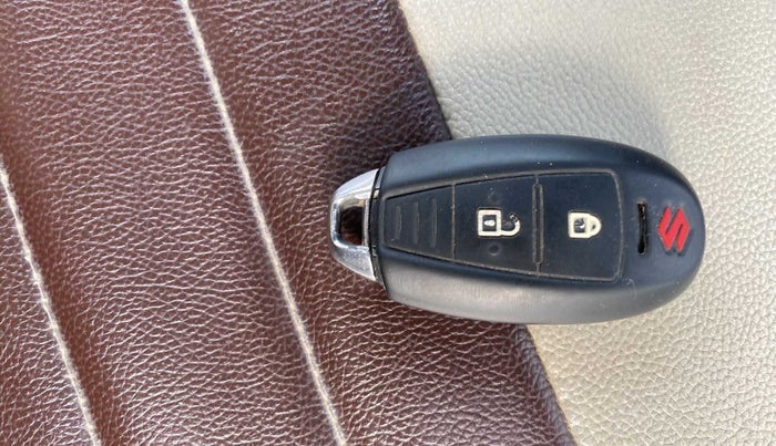 2015 Maruti Swift Dzire ZXI, Petrol, Manual, 52,072 km, Key Close Up