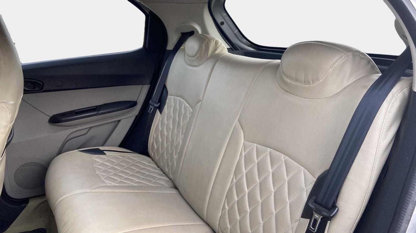 2017 Tata Tiago XT PETROL, CNG, Manual, 36,422 km, Right Side Rear Door Cabin