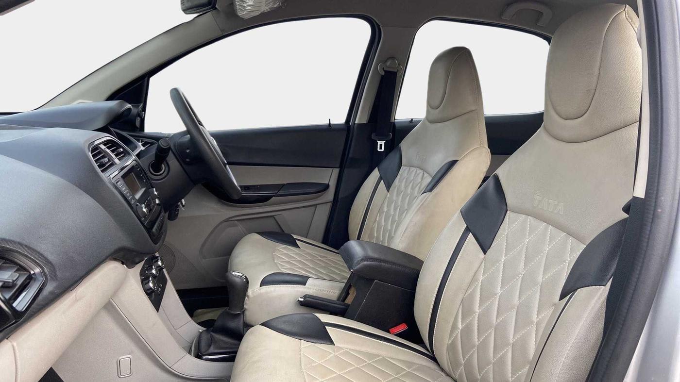 2017 Tata Tiago XT PETROL, CNG, Manual, 36,422 km, Right Side Front Door Cabin
