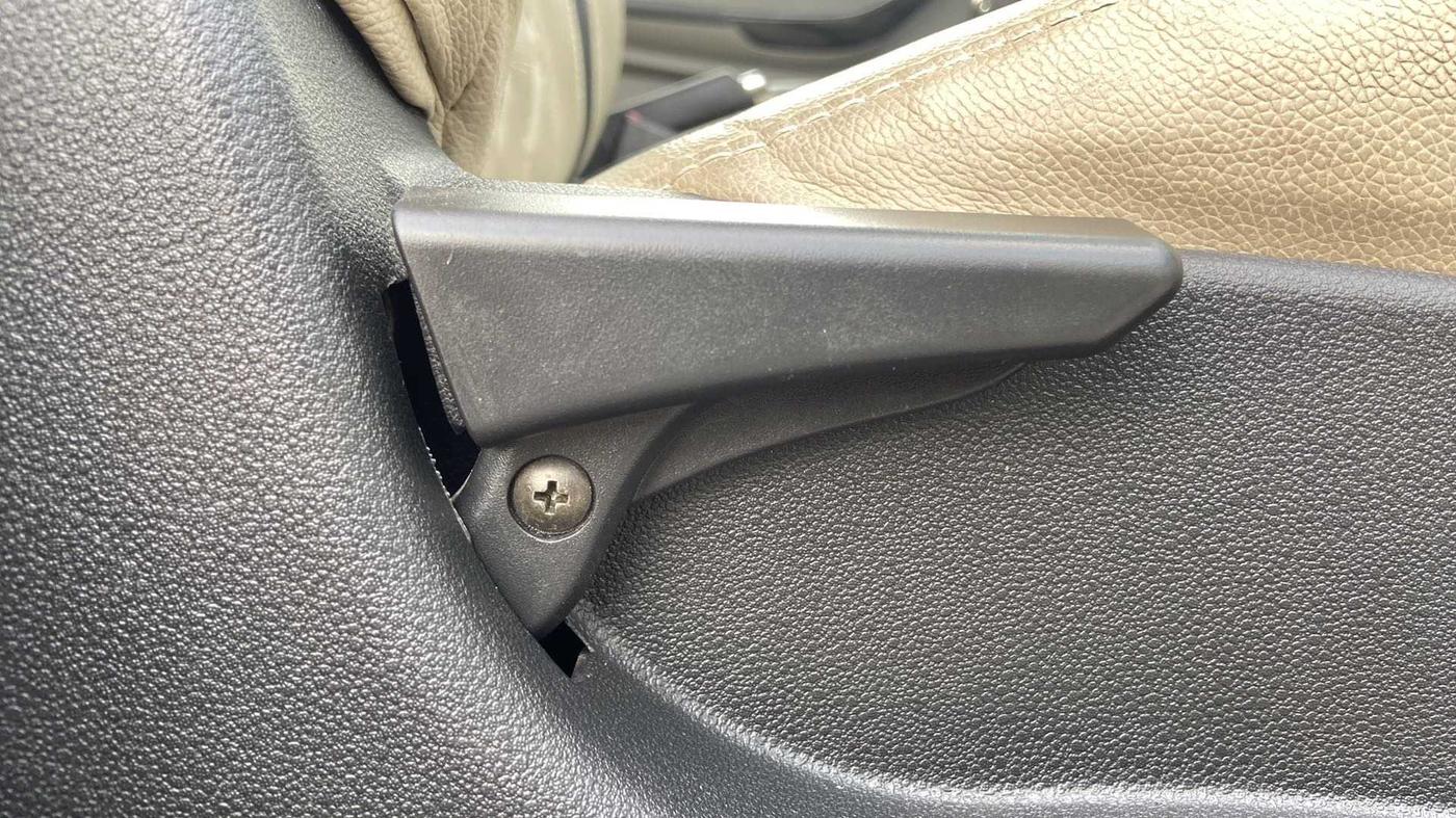 2017 Tata Tiago XT PETROL, CNG, Manual, 36,422 km, Driver Side Adjustment Panel