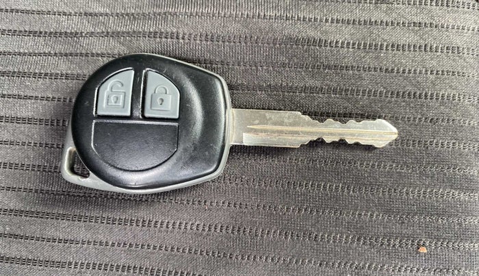 2016 Maruti Swift VDI ABS, Diesel, Manual, 84,648 km, Key Close Up