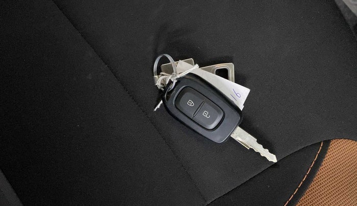 2019 Renault Kwid CLIMBER 1.0 AMT, Petrol, Automatic, 5,126 km, Key Close Up