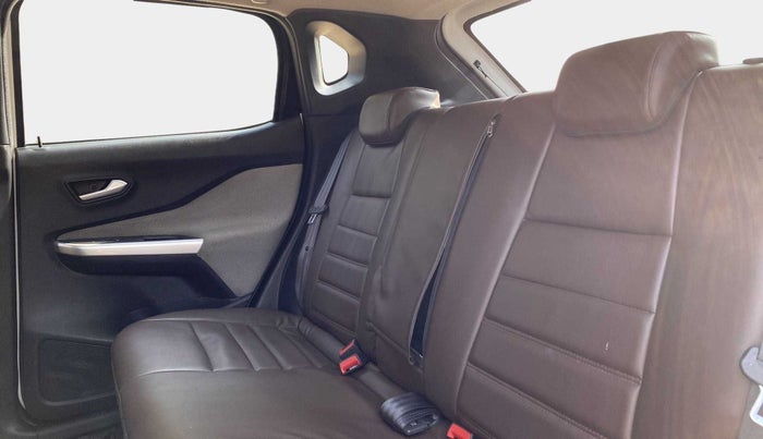 2022 Nissan MAGNITE XV MT, Petrol, Manual, 9,930 km, Right Side Rear Door Cabin