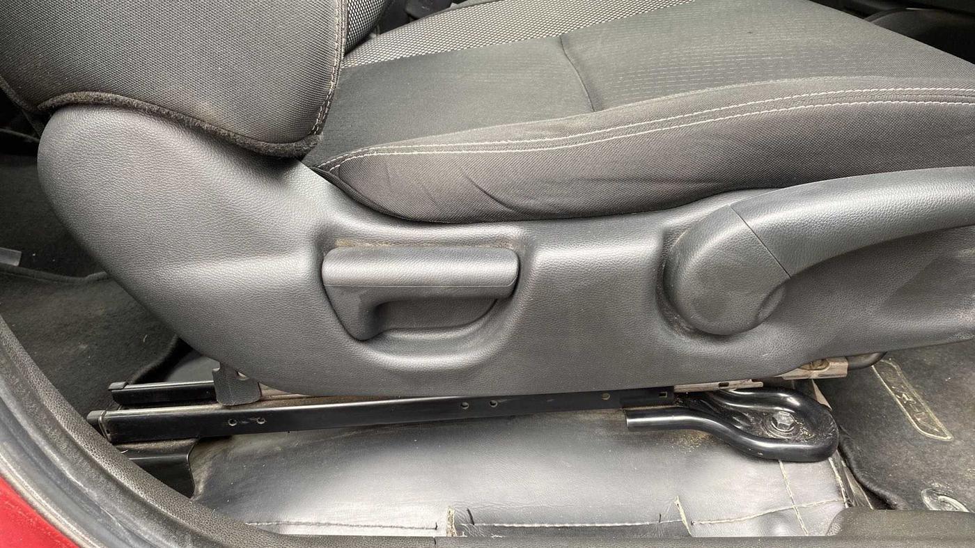 2019 Honda WR-V 1.5L I-DTEC VX MT, Diesel, Manual, 47,603 km, Driver Side Adjustment Panel