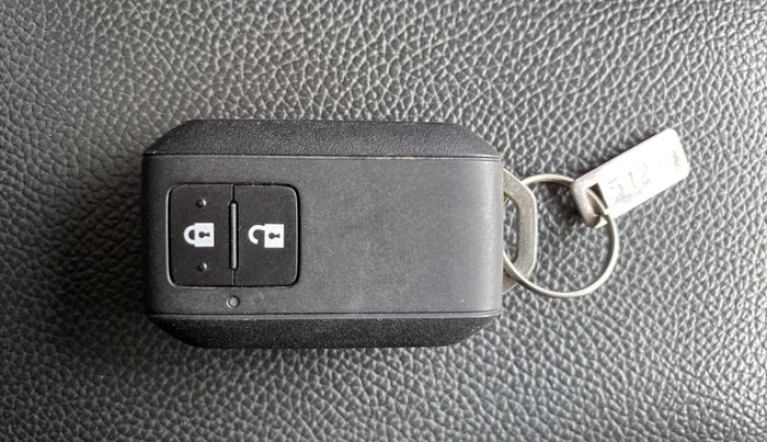 2021 Maruti Baleno ZETA PETROL 1.2, Petrol, Manual, 37,722 km, Key Close Up