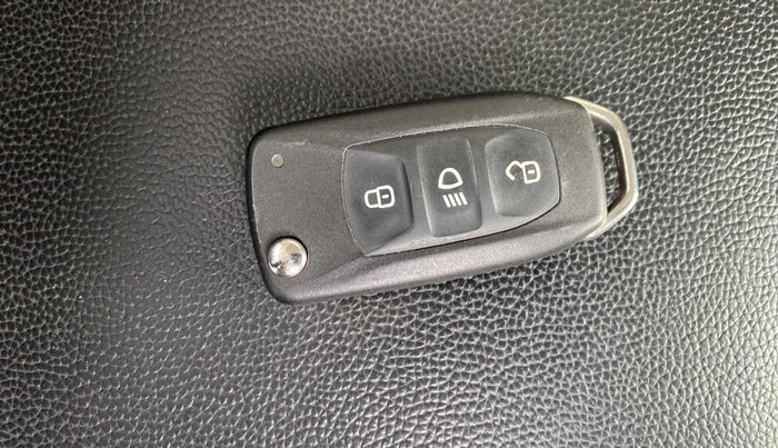 2021 Tata Tiago XT PETROL, Petrol, Manual, 13,093 km, Key Close Up