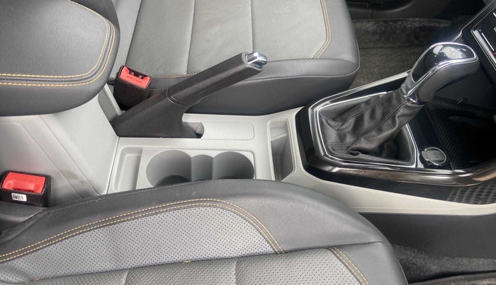 2022 Skoda KUSHAQ STYLE 1.5L TSI DSG, Petrol, Automatic, 16,480 km, Gear Lever