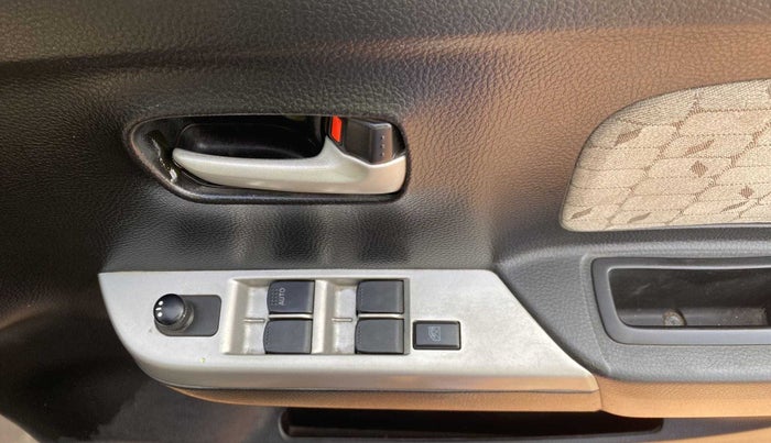 2014 Maruti Wagon R 1.0 VXI, Petrol, Manual, 45,976 km, Driver Side Door Panels Control