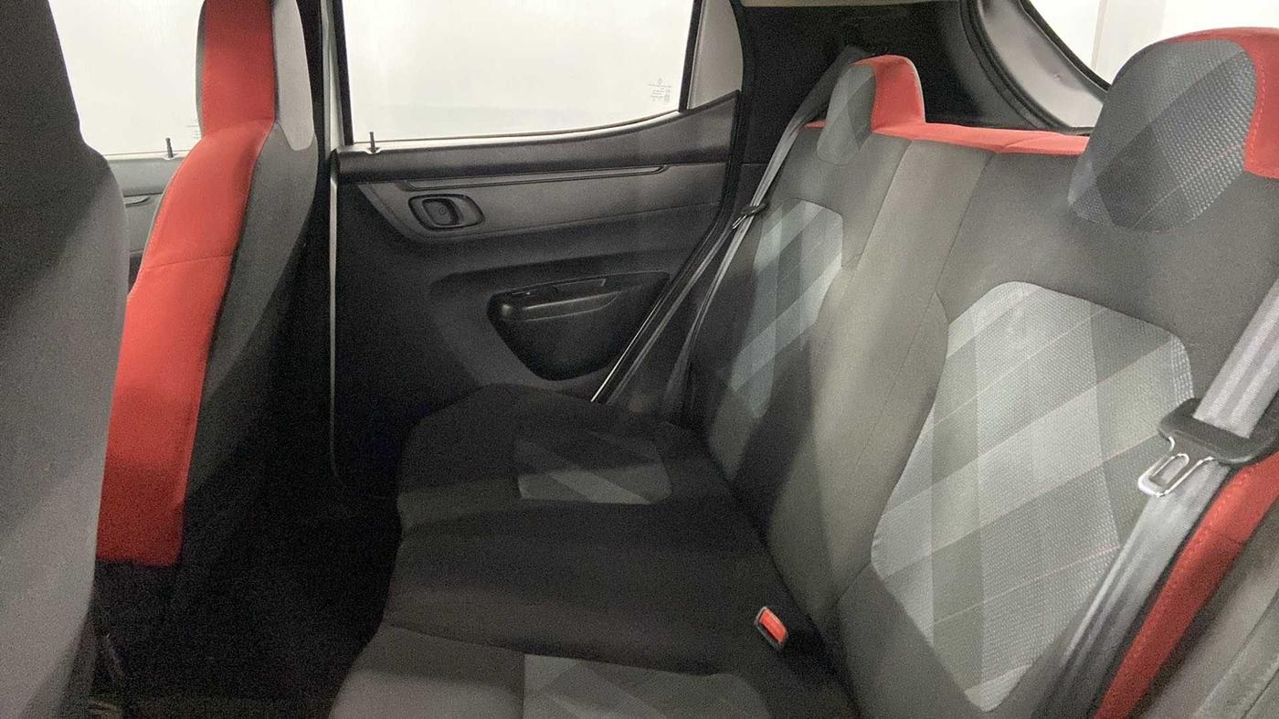 2021 Renault Kwid RXT 1.0 AMT (O), Petrol, Automatic, 31,377 km, Right Side Rear Door Cabin