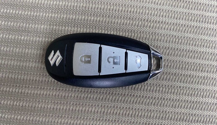 2018 Maruti Ciaz ZETA 1.4  MT PETROL, Petrol, Manual, 16,677 km, Key Close Up