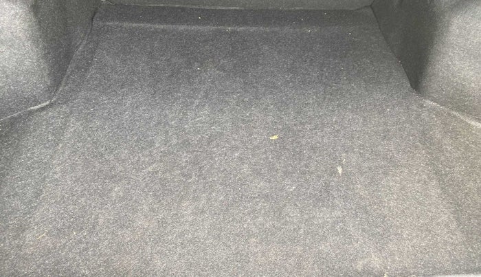 2018 Maruti Ciaz ZETA 1.4  MT PETROL, Petrol, Manual, 16,677 km, Boot Inside