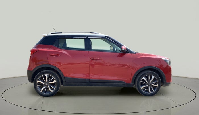 2019 Mahindra XUV300 W8(O) 1.2 PETROL DUAL TONE, Petrol, Manual, 30,511 km, Right Side View