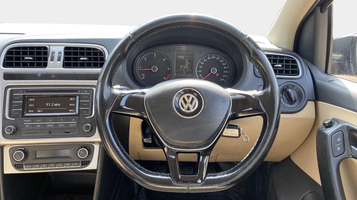 2017 Volkswagen Ameo HIGHLINE1.5L, Diesel, Manual, 84,780 km, Steering Wheel Close Up