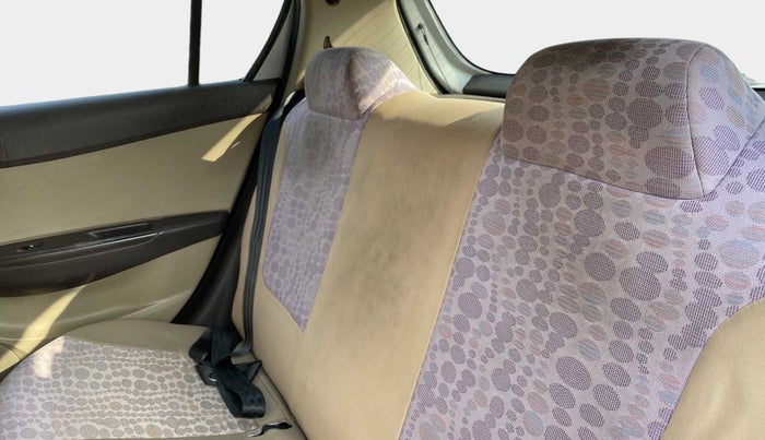 2011 Hyundai i20 MAGNA 1.2, Petrol, Manual, 91,757 km, Right Side Rear Door Cabin