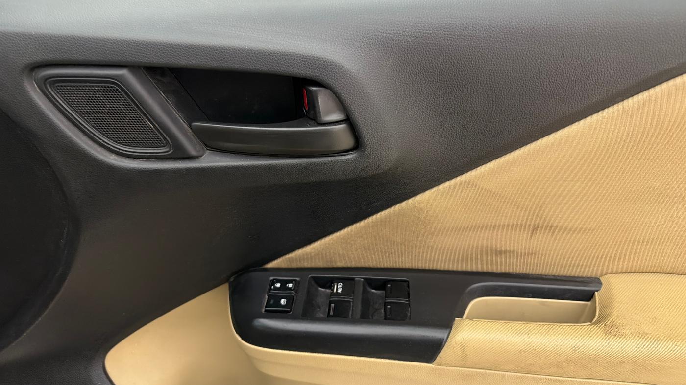2016 Honda City 1.5L I-VTEC SV, Petrol, Manual, 72,736 km, Driver Side Door Panels Control