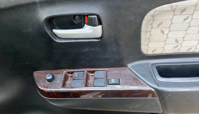 2016 Maruti Wagon R 1.0 VXI, Petrol, Manual, 53,958 km, Driver Side Door Panels Control