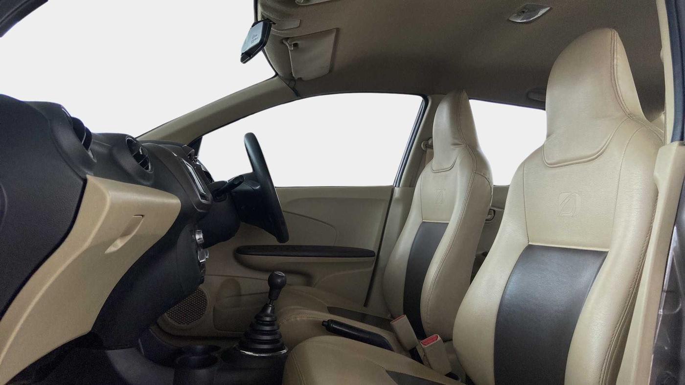 2014 Honda Amaze 1.5L I-DTEC S, Diesel, Manual, 1,21,412 km, Right Side Front Door Cabin