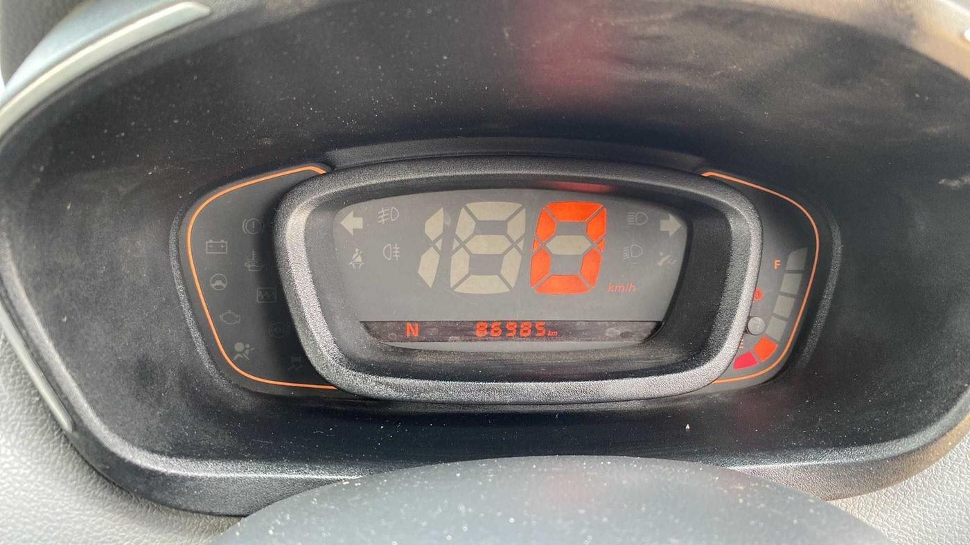 2016 Renault Kwid RXT 1.0 AMT, Petrol, Automatic, 86,976 km, Odometer Image