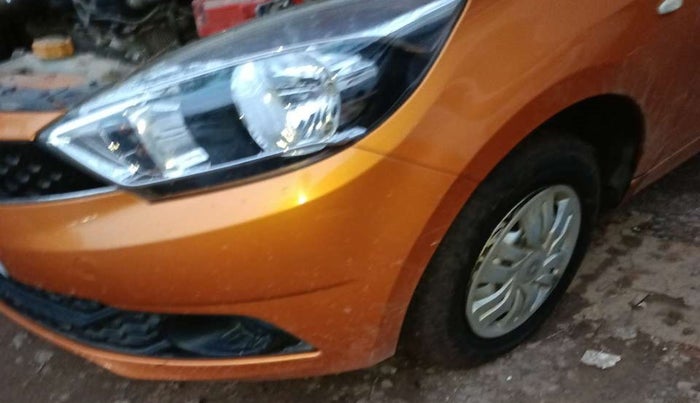 2018 Tata Tiago XE PETROL, Petrol, Manual, 28,797 km, Front bumper - Minor scratches