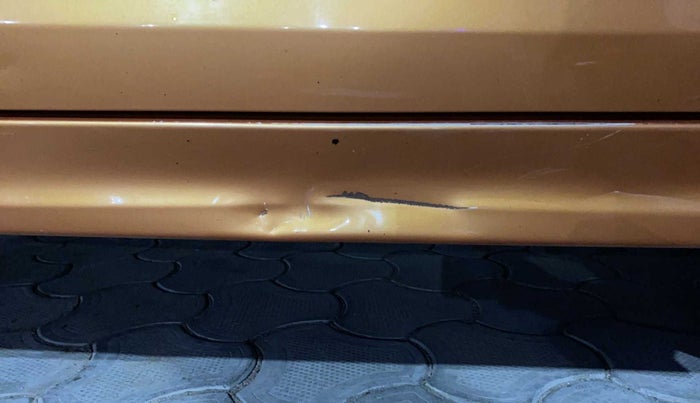 2018 Tata Tiago XE PETROL, Petrol, Manual, 28,797 km, Right running board - Slightly dented
