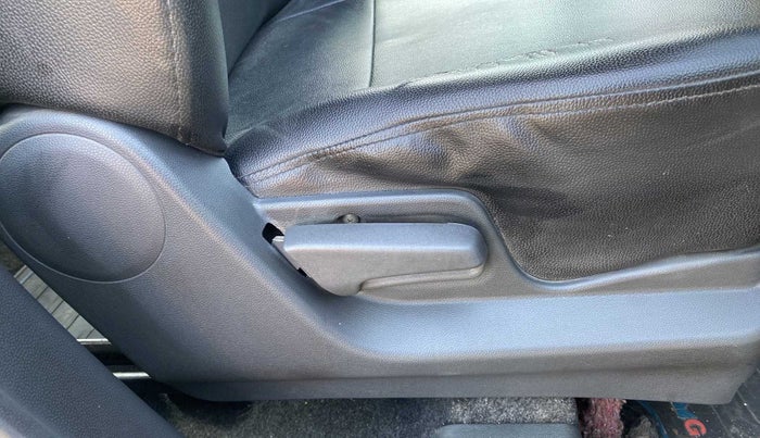 2014 Maruti Ritz VDI, Diesel, Manual, 38,787 km, Driver Side Adjustment Panel