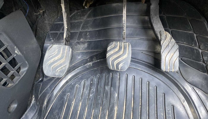 2016 Renault Kwid RXL, Petrol, Manual, 55,734 km, Pedals