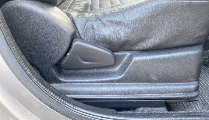 2019 Renault Kwid RXL, Petrol, Manual, 55,514 km, Driver Side Adjustment Panel