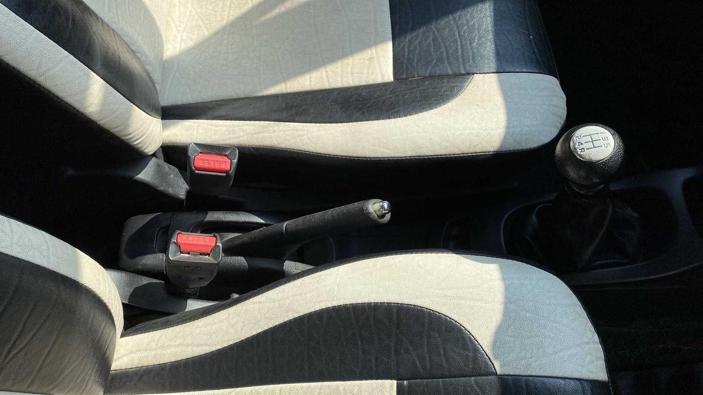 2015 Maruti Wagon R Stingray VXI, CNG, Manual, 95,101 km, Gear Lever