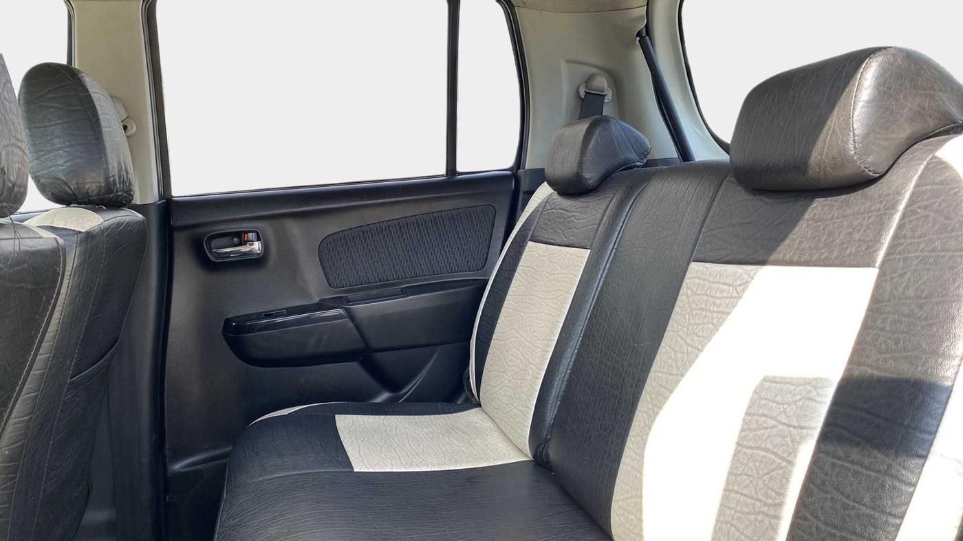 2015 Maruti Wagon R Stingray VXI, CNG, Manual, 95,101 km, Right Side Rear Door Cabin