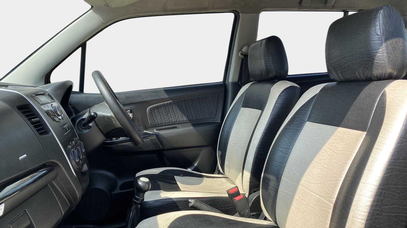 2015 Maruti Wagon R Stingray VXI, CNG, Manual, 95,101 km, Right Side Front Door Cabin