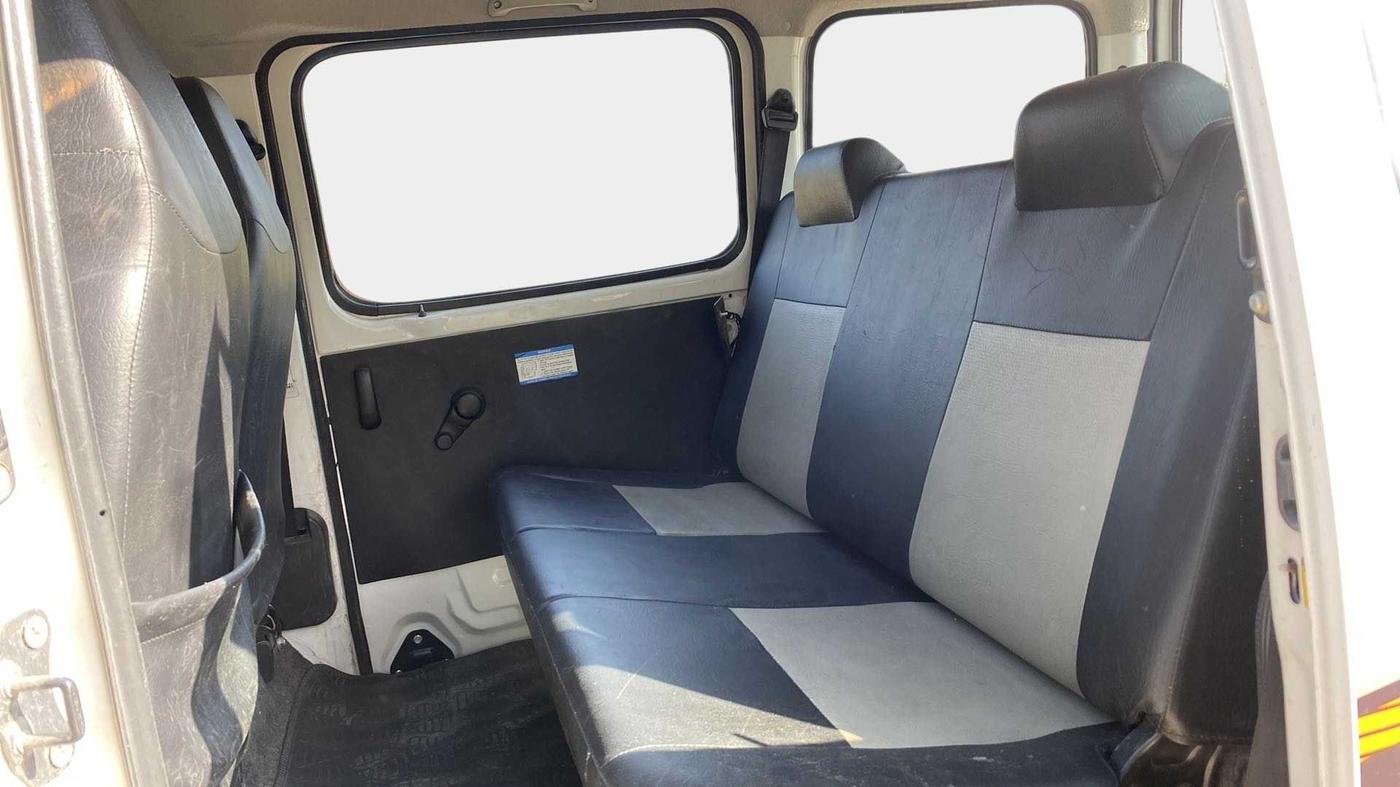2019 Maruti Eeco 5 STR WITH A/C+HTR, Petrol, Manual, 25,962 km, Right Side Rear Door Cabin