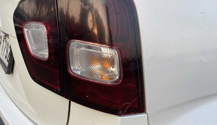 2017 Maruti IGNIS ZETA 1.2 AMT, Petrol, Automatic, 62,588 km, Right tail light - Minor damage
