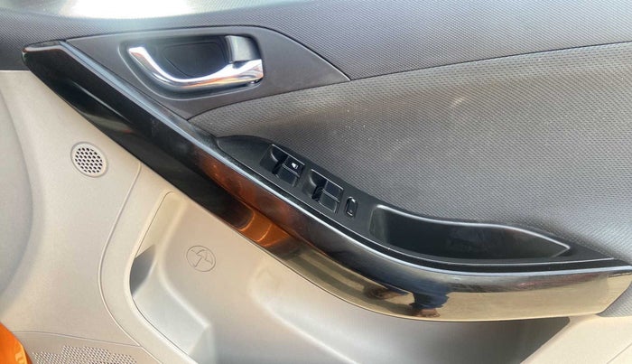 2019 Tata NEXON XZA PLUS DIESEL, Diesel, Automatic, 19,811 km, Driver Side Door Panels Control