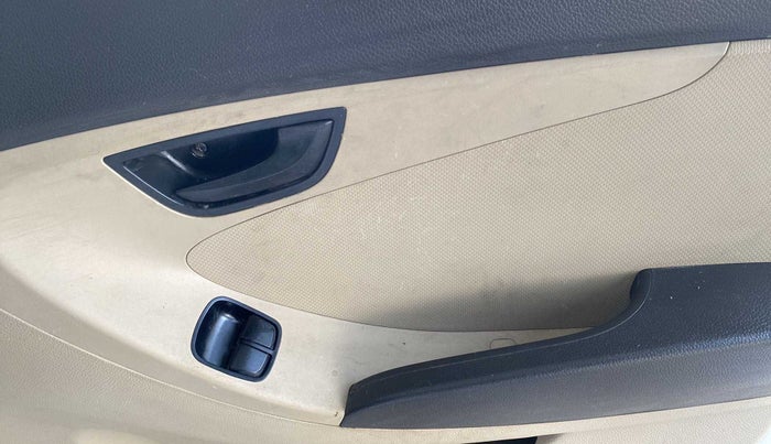 2012 Hyundai Eon ERA +, Petrol, Manual, 38,752 km, Driver Side Door Panels Control