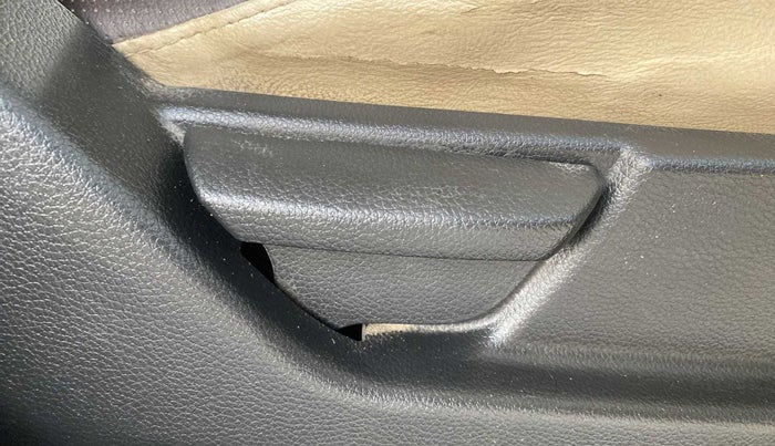 2012 Hyundai Eon ERA +, Petrol, Manual, 38,752 km, Driver Side Adjustment Panel