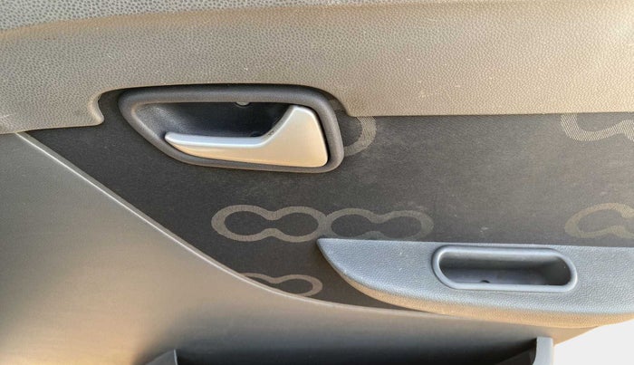 2013 Maruti Alto 800 LXI, Petrol, Manual, 18,710 km, Driver Side Door Panels Control