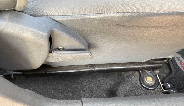 2013 Maruti Alto 800 LXI, Petrol, Manual, 18,710 km, Driver Side Adjustment Panel