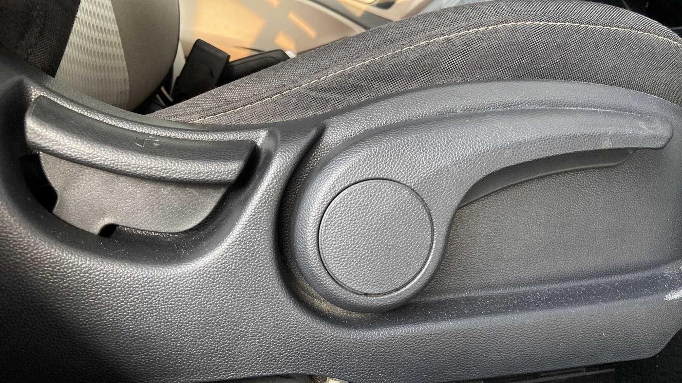 2019 Hyundai Elite i20 ASTA 1.2  CVT, Petrol, Automatic, 39,875 km, Driver Side Adjustment Panel