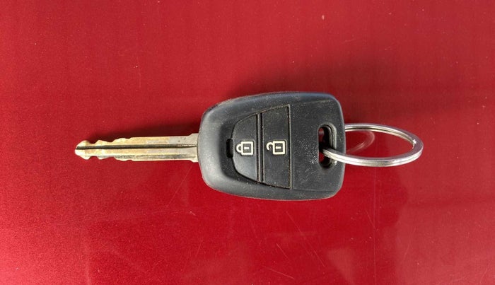 2018 Hyundai Xcent S 1.2, Petrol, Manual, 86,522 km, Key Close Up