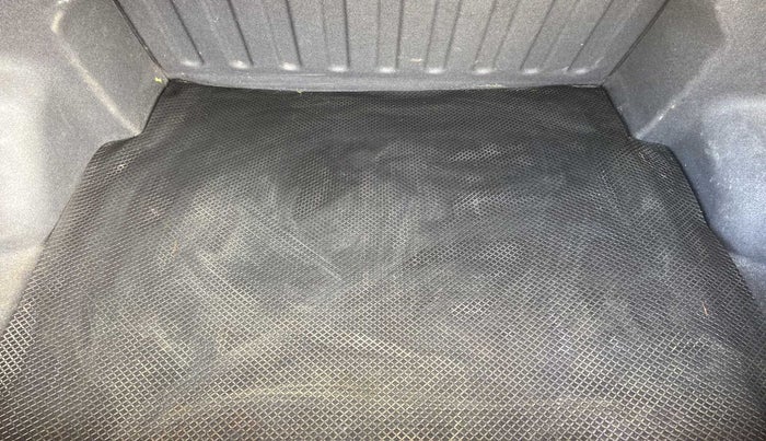 2018 Hyundai Xcent S 1.2, Petrol, Manual, 86,522 km, Boot Inside