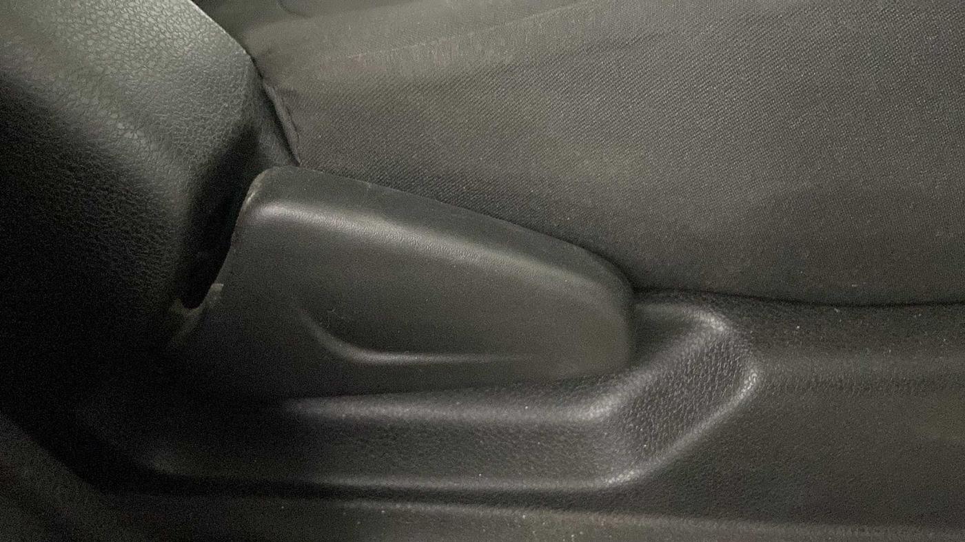 2022 Renault Kwid RXT 1.0 AMT, Petrol, Automatic, 8,152 km, Driver Side Adjustment Panel