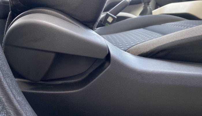 2021 Nissan MAGNITE XL TURBO, Petrol, Manual, 7,166 km, Driver Side Adjustment Panel