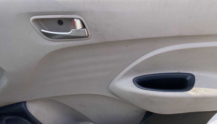 2018 Hyundai NEW SANTRO ASTA MT, Petrol, Manual, 77,790 km, Driver Side Door Panels Control