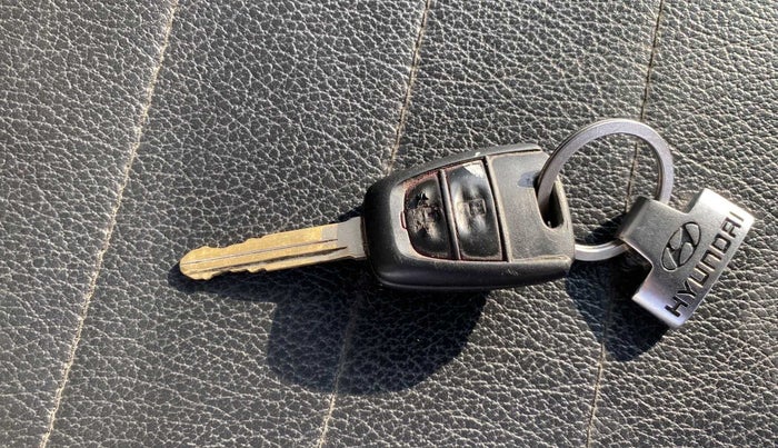 2018 Hyundai NEW SANTRO ASTA MT, Petrol, Manual, 77,790 km, Key Close Up