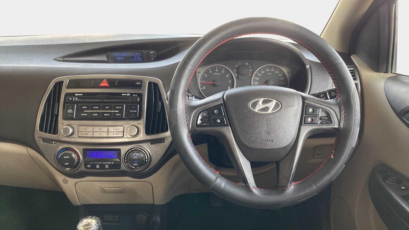 2013 Hyundai i20 SPORTZ 1.2, Petrol, Manual, 34,403 km, Steering Wheel Close Up