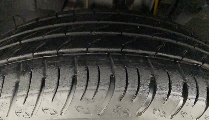 2021 Nissan MAGNITE XE, Petrol, Manual, 6,655 km, Left Front Tyre Tread