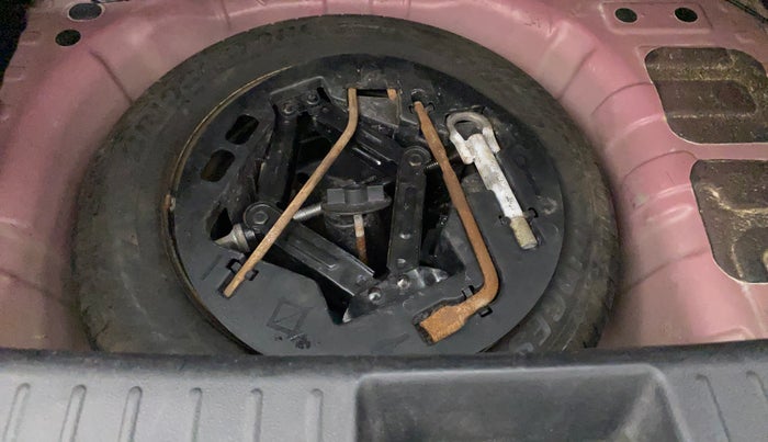 2017 Mahindra KUV 100 NXT K2 P 6 STR, Petrol, Manual, 92,064 km, Spare Tyre