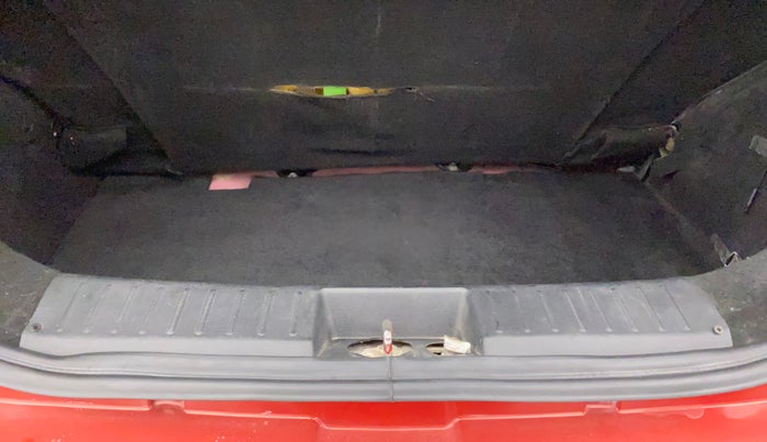 2017 Mahindra KUV 100 NXT K2 P 6 STR, Petrol, Manual, 92,064 km, Boot Inside