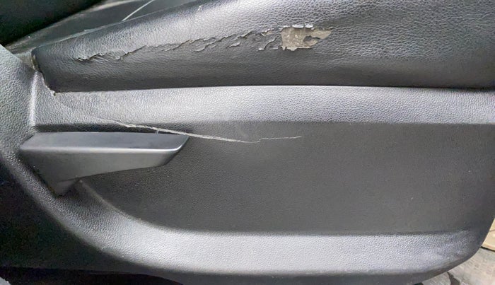 2017 Mahindra KUV 100 NXT K2 P 6 STR, Petrol, Manual, 92,064 km, Driver Side Adjustment Panel